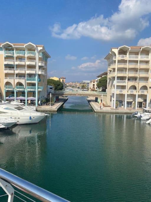 Appt 2 Pieces Port Frejus - Mega Terrasse + Garage Apartment Exterior photo