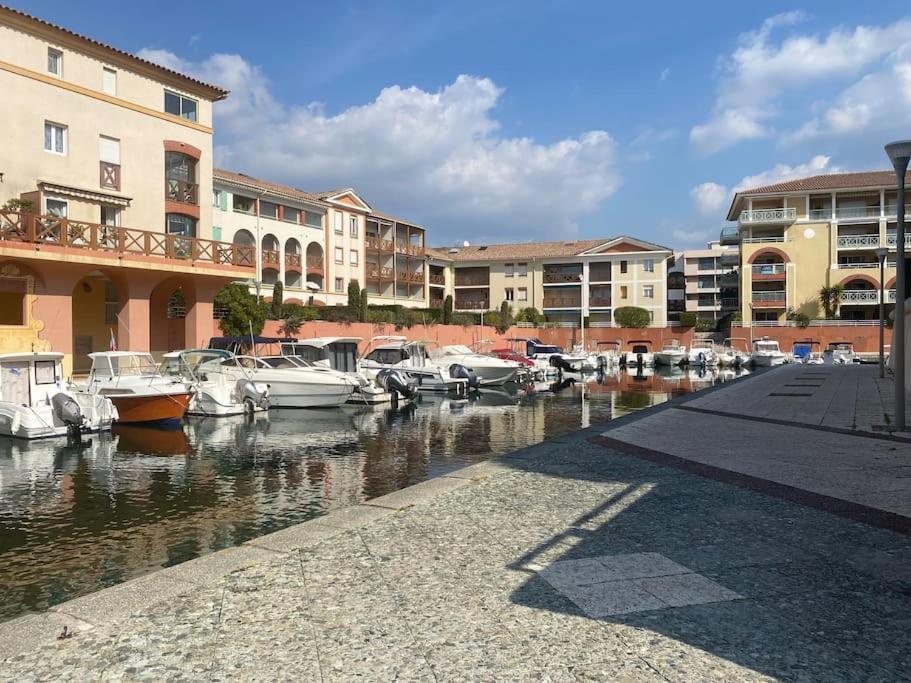 Appt 2 Pieces Port Frejus - Mega Terrasse + Garage Apartment Exterior photo